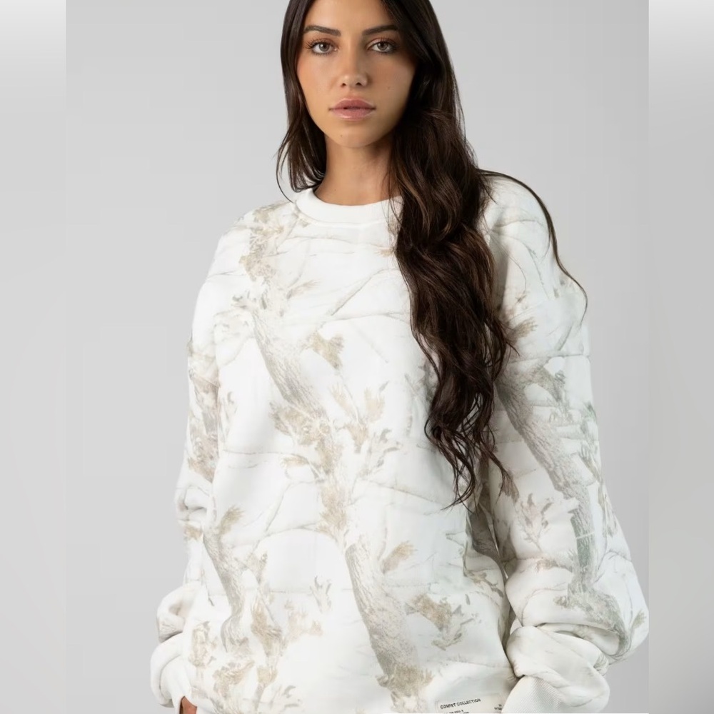 NEW Comfrt Camo Pullover in color Oak